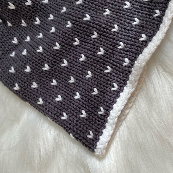 Cute Lids Cotton Winter Hat with Heart Design - Picture 4 of 5